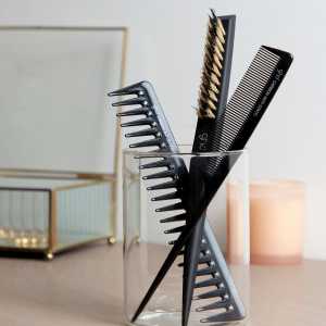 Pieptene cu dinti rari pentru descurcarea parului GHD The Comb Out Detangling Comb