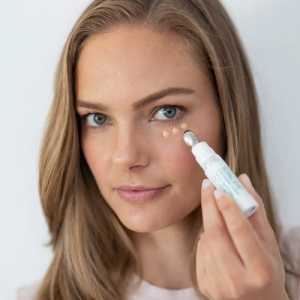 Terapie anticearcăne Colorescience Total Eye® 3-in-1 Renewal Therapy SPF 35 - Medium, 7 ml